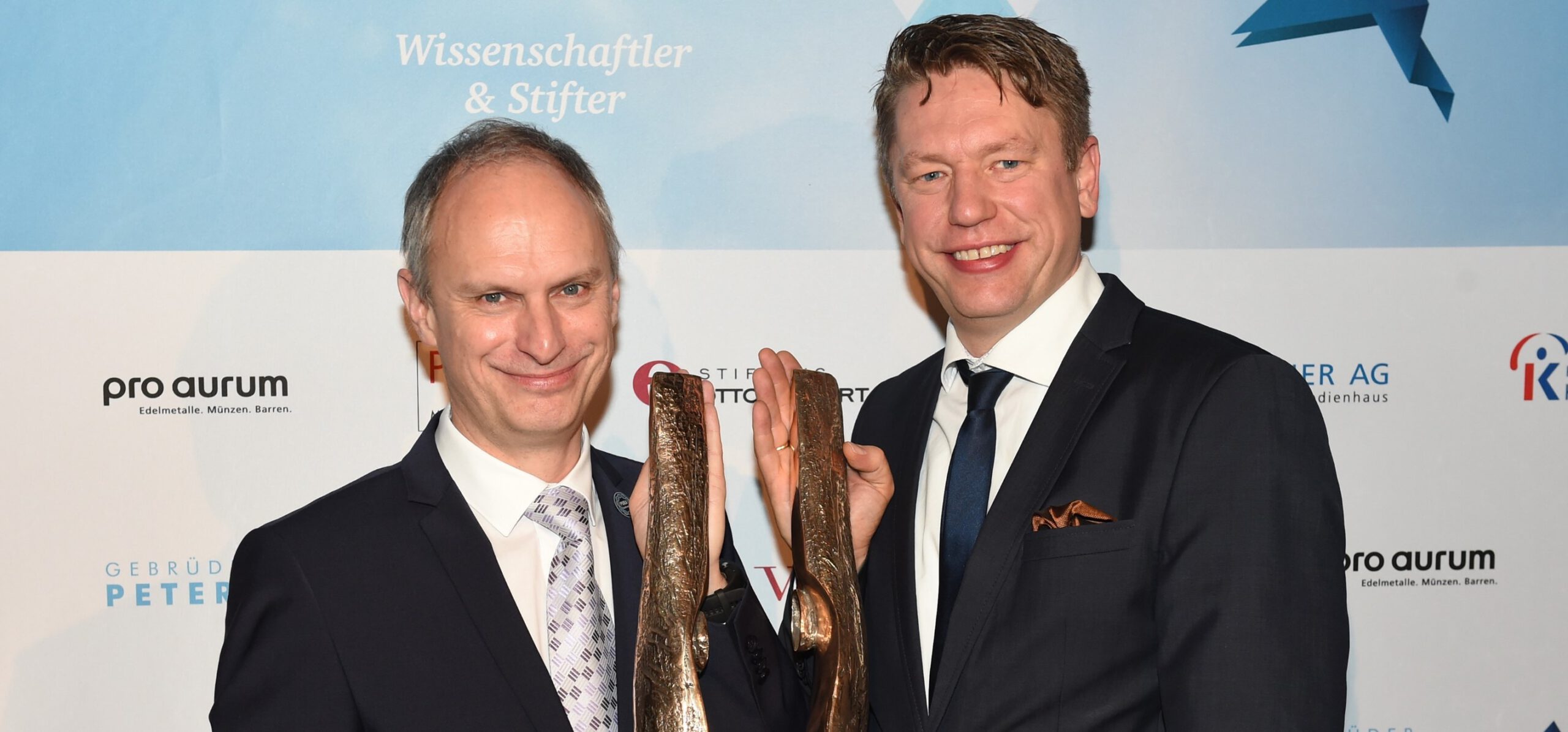 Care-for-Rare Science Awards 2018 an Prof. Dr. Tobias Hirsch und Prof. Dr. Dierk Niessing
