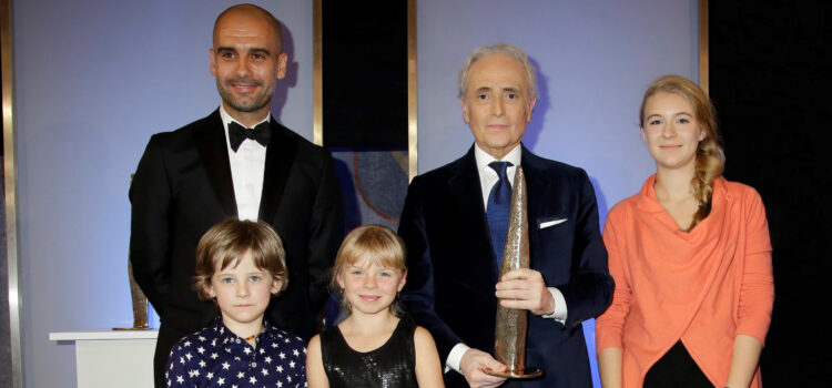 Pro.movere 2014 – was bewegen wir für kranke Kinder? Stifterpreis an José Carreras Pro.movere 2014 – was bewegen wir für kranke Kinder? Stifterpreis an José Carreras