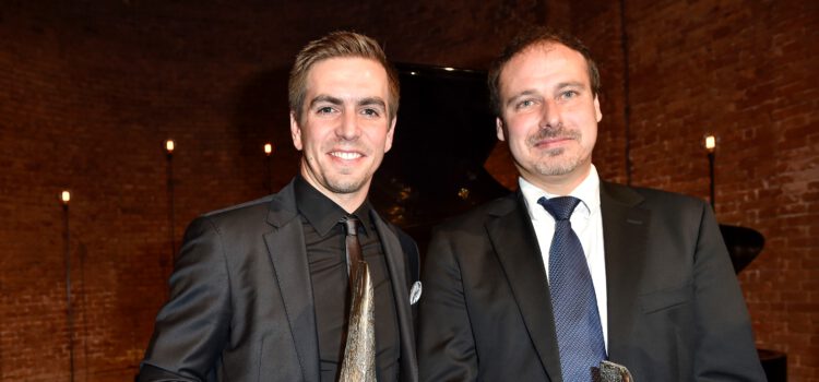 Pro.movere 2017: Preise an Philipp Lahm und Dr. Christian Grimm, Benefizkonzert mit Sophie Pacini Pro.movere 2017: Preise an Philipp Lahm und Dr. Christian Grimm, Benefizkonzert mit Sophie Pacini